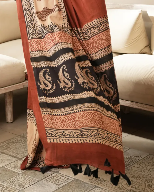 Rust_Orange_Cotton_Paisley_Print_Mulmul_Saree_For_Women